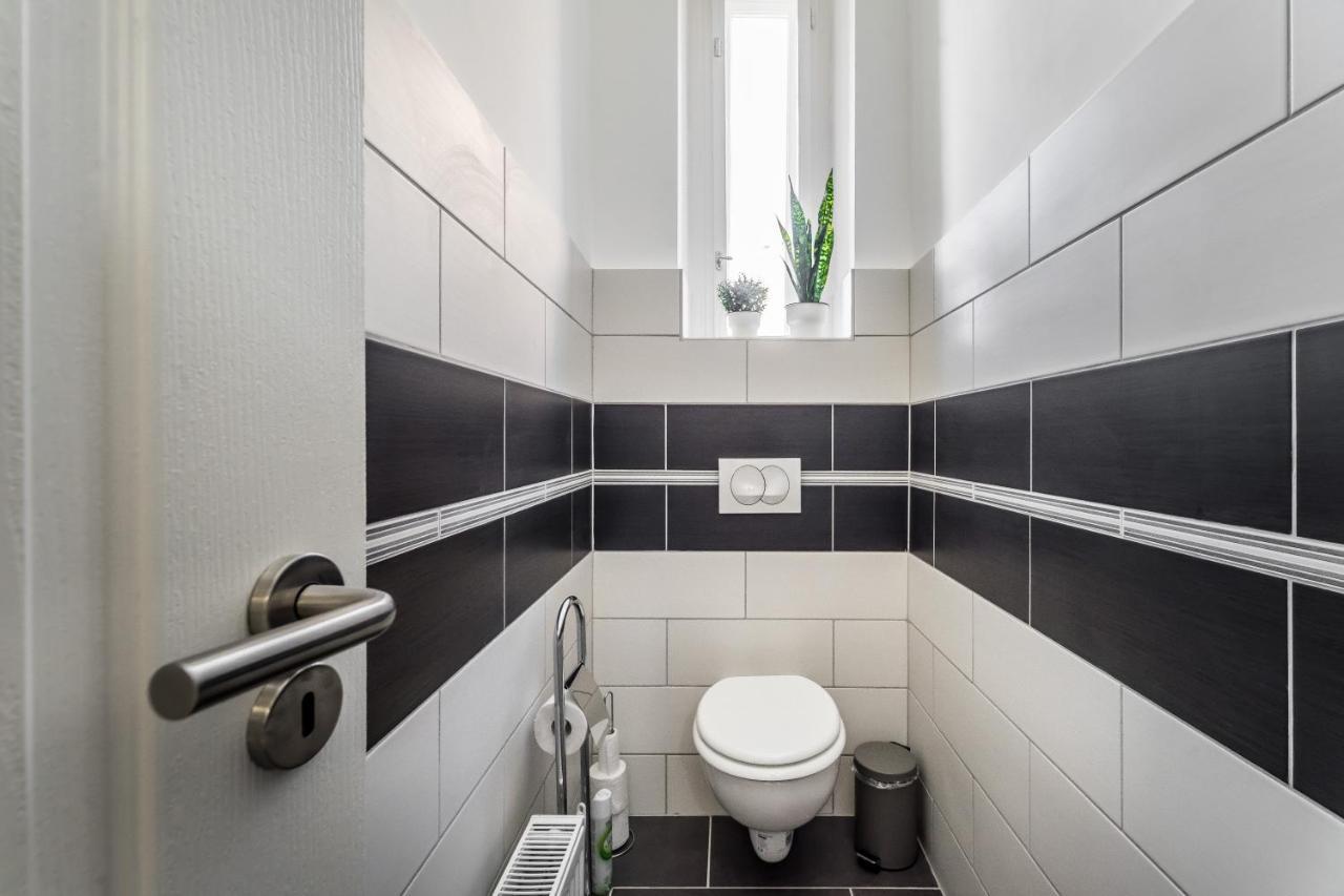Sun-Splashed Retreat In The Heart Of A Vibrant Quarter Budapeszt Zewnętrze zdjęcie